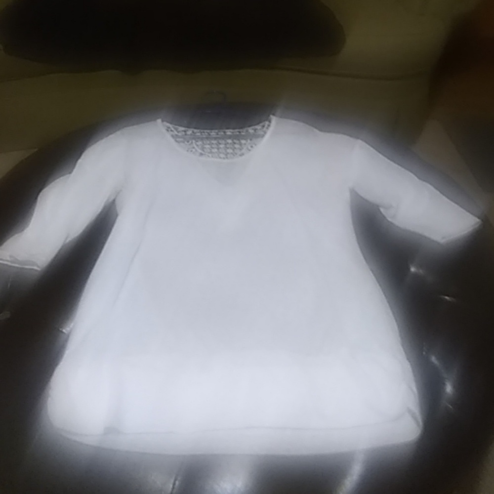 Spring Clearance!!! top size L embroidered back